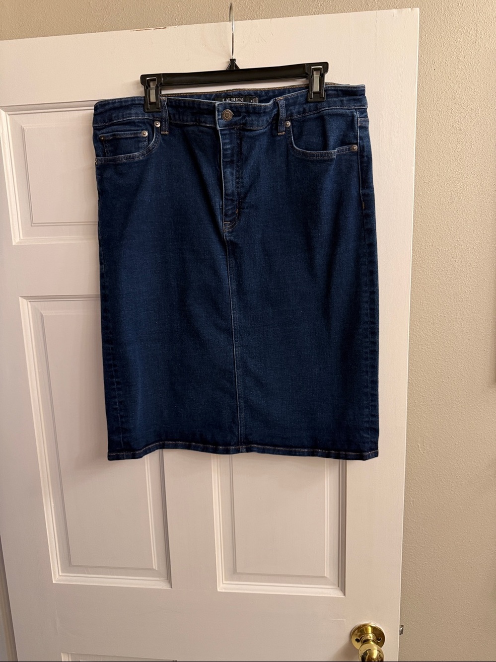 Ralph Lauren women’s  Blue Denim 
Straight skirt (excellent condition)